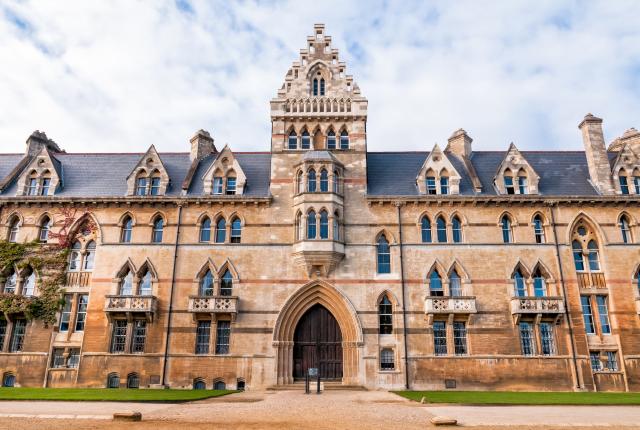 The front of Christ Church Cathedral in Oxford near Oxford University, one of the universities that Oxbridge applications company William Clarence can support students to win a place at.