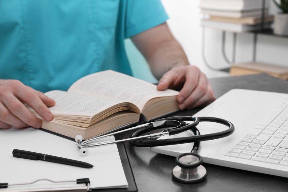 Medic studying